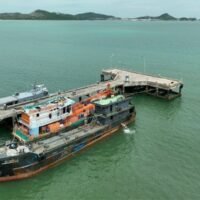 TMP -Beamte reichten in den frühen Morgenstunden des 12. Juni eine Beschwerde bei der Polizeistation Sattahip ein, nachdem drei von fünf Öltankern von ihren Parkplätzen verschwunden waren. Die zuständigen Behörden versuchten, die Tanker über Wasser und Luft aufzuspüren, konnten ihren Standort jedoch nicht ermitteln.