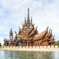 Die amerikanische Finanzwebseite Insider Monkey stufte Thailands Architektur in ihrer am 26. Mai veröffentlichten Liste der 10 Länder / Regionen mit der besten Architektur Asiens auf Platz 2 ein. Der Artikel von Insider Monkey befasste sich mit asiatischen Architekturstilen und ihrem Wert auf der internationalen Bühne.