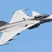 SAAB, das renommierte Luftfahrt- und Rüstungsunternehmen, hat überzeugende Argumente für den Verkauf seiner hochmodernen Gripen-Kampfflugzeuge an die Königlich Thailändische Luftwaffe (RTAF) vorgebracht. Dies geschieht, während Thailand seine alternde F-16-Flotte durch modernere und fortschrittlichere Flugzeuge ersetzen möchte.