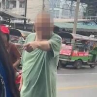 Gegen einen hochrangigen Militäroffizier wird ermittelt, nachdem gestern ein Video aufgetaucht ist, das zeigt, wie er Polizisten und eine Frau bedroht. Er sagt: „Wissen Sie, wer ich bin?“ und droht damit, die gesamte Polizeistation zu verlegen.