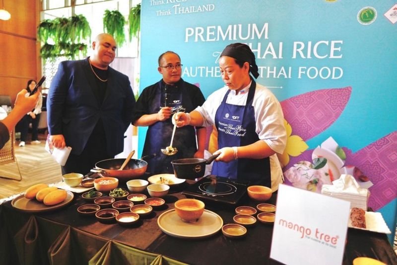 Das Außenhandelsministerium organisierte in Zusammenarbeit mit dem Thai Trade Center in Manila am 4. Juli eine Veranstaltung zur Förderung des thailändischen Reismarkts unter dem Konzept „Erstklassiger thailändischer Reis mit authentischem thailändischem Essen“.