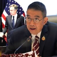 Der ASEAN-Gipfel in Laos sieht zunehmende weltweite Spannungen und einen möglichen Konflikt im Südchinesischen Meer. Thailand drängt auf einen Kodex für das Südchinesische Meer, während Diplomaten aus China, Russland und den USA den Konflikt auf den Philippinen und regionale Konfliktlinien auf See ansprechen.