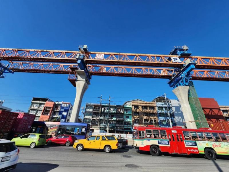 Der Produktionsindex des thailändischen verarbeitenden Gewerbes ist im Juni im Vergleich zum Vorjahreszeitraum um 1,71 Prozent gesunken, was vor allem auf die geringere Automobilproduktion und höhere Energiekosten zurückzuführen sei, teilte das Industrieministerium am Mittwoch mit. Damit blieb er hinter den Erwartungen der Analysten zurück.