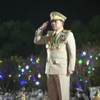 General Min Aung Hlaing, der Chef der Militärregierung von Myanmar, übernahm am Montag zudem das Amt des amtierenden Präsidenten. Er ersetzt den Inhaber dieses Postens, der aus gesundheitlichen Gründen sein Amt nicht ausüben konnte, berichteten staatliche Medien.