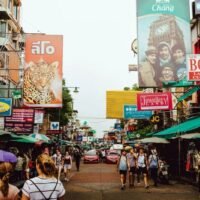 Thailand erlebte einen deutlichen Anstieg des Tourismus und begrüßte in den ersten sieben Monaten des Jahres 20 Millionen ausländische Touristen, was etwa der Hälfte des Niveaus vor Covid-19 entspricht.