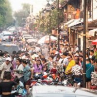 Thailands alternde Bevölkerung stelle erhebliche strukturelle Herausforderungen dar, meinte Varawut Silpa-archa, Minister für soziale Entwicklung und menschliche Sicherheit. Auf dem Forum „Strategie und Herausforderungen für die Regierung Thailands“ am Donnerstag in Bangkok skizzierte er die bevorstehenden Probleme und notwendigen Maßnahmen.