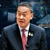 Führer privater Wirtschaftsnetzwerke äußern sich besorgt über die fehlende Lösung im Verfahren gegen Premierminister Srettha Thavisin. Nach der Ankündigung des Verfassungsgerichts, die nächste Anhörung im Fall gegen Premierminister Srettha Thavisin auf den 24. Juli zu verschieben, äußerte der Privatsektor seine Besorgnis, dass die Verzögerung zu politischer Instabilität führen könnte.