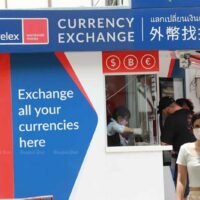 Für den Baht wird diese Woche aufgrund der Unsicherheiten rund um den US-Dollar und der Ausrichtung der Geldpolitik der US-Notenbank eine höhere Volatilität und ein schwächerer Trend erwartet. Die Bank of Ayudhya (Krungsri) prognostiziert, dass sich der Baht diese Woche in einer Spanne von 35 - 35,75 Baht pro Dollar bewegen wird.