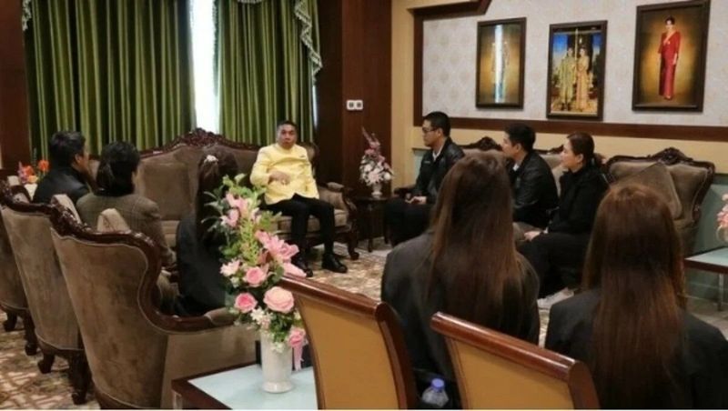 Der Himmel über Thailand wurde Zeuge eines richtungsweisenden Ereignisses, als Pattaya Airways am 21. August seinen ersten Frachtflug startete.Flug Pattaya Airways PTW822 startete um 6 Uhr morgens vom Flughafen Bangkok - Suvarnabhumi und landete um 8:15 Uhr in Phuket. Kurz nach Mittag kehrte das Flugzeug in die Hauptstadt zurück und markierte damit einen wichtigen Meilenstein in Thailands Logistikbranche.