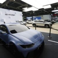 Der südkoreanische Autohersteller Hyundai Motor Company wird eine Milliarde Baht (28 Millionen US-Dollar) in den Bau einer Fabrik zur Montage von Elektrofahrzeugen (EVs) und Batterien in Thailand investieren, teilte das Investitionsgremium des Landes (BOI) am Mittwoch mit.
