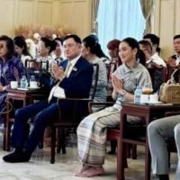 Paetongtarn Shinawatra, Thailands Premierministerin, wird geraten, bei ihrer bevorstehenden Kabinettswahl der Jugend den Vorzug zu geben. Dies ist Teil einer strategischen Initiative zur Erneuerung der Führung des Landes. Der Vorschlag stammt von Thanaporn Sriyakul, dem Direktor des Institute for Political & Policy Analyses.