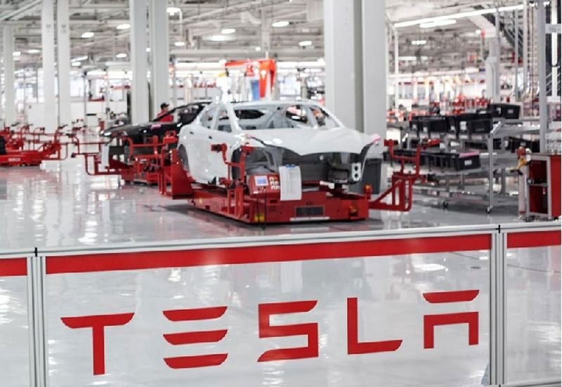 Der Elektroauto Riese Tesla hat seine Pläne, eine Produktionsstätte in Thailand zu errichten, aufgegeben . Diese Entwicklung ist Teil einer umfassenderen strategischen Neuausrichtung, die sich auf die globalen Expansionspläne des Konzerns außerhalb der wichtigen Zentren in China, den USA und Deutschland auswirkt.