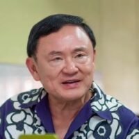 De Facto Pheu Thai Chef Thaksin Shinawatra versuchte vergeblich, buchstäblich Abstand zu den Machthabern zu halten, die letztlich seinem wiederauferstandenen Zivilregime ein Ende bereiten und sein Machtspiel einschränken wollten, so eine parteiische Quelle.