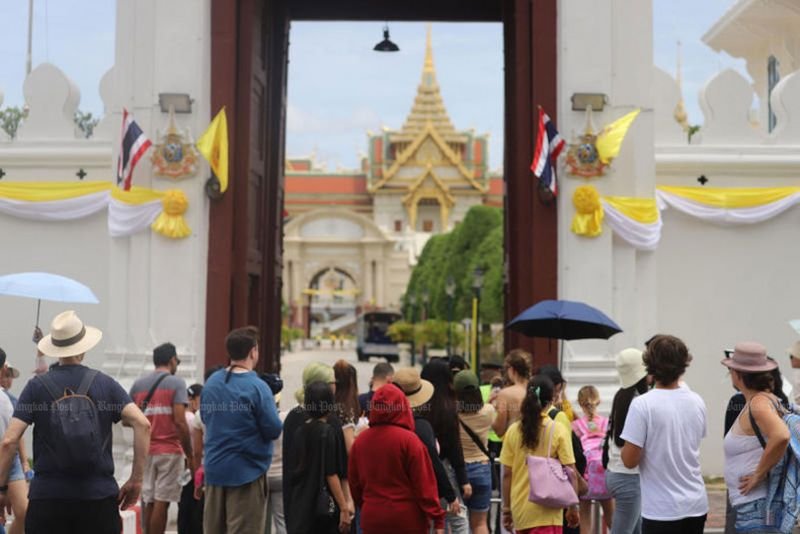 Thailand erwartet während der sechstägigen Chuseok-Feiertage im nächsten Monat einen Zustrom südkoreanischer Touristen. Die Dynamik hält an, denn die Zahl koreanischer Besucher dürfte in diesem Jahr mit 2 Millionen einen neuen Höchststand erreichen.Thailändische Tourismusunternehmen erklärten, dass sie sich von der starken Konkurrenz aus Vietnam und Japan bei der Eroberung des koreanischen Marktes unbeeindruckt zeigten.
