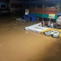 Ein riesiges Wassermanagementprojekt, das ursprünglich von Yingluck Shinawatra vorgeschlagen wurde , könnte wiederbelebt werden , um Thailands wiederkehrende Probleme mit Überschwemmungen und Dürren zu lösen. Die Initiative, deren Kosten auf rund 6 Billionen Baht geschätzt werden, wurde vom stellvertretenden Premierminister und Übergangspräsidenten Phumtham Wechayachai als nationale Priorität bezeichnet.