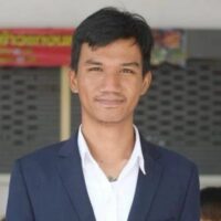 Mike Rayong, ein thailändischer Aktivist, der offiziell als Panupong Jadnok bekannt ist, berichtete emotional über seine Entscheidung, Thailand zu verlassen. Der Grund dafür war in erster Linie der Wunsch nach Sicherheit und mehr Freiheit. Der Aktivist drückte seinen Schmerz darüber aus, seine Mutter und sein Heimatland zurückzulassen.