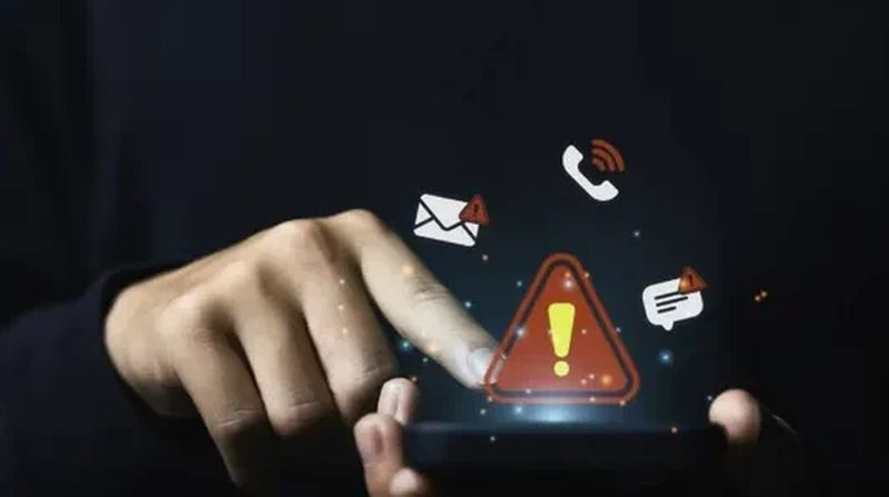 Die thailändische Polizei und entsprechende Behörden haben die Kommunikationskanäle der Callcenter-Banden streng unterdrückt und abgeschnitten. Diese können nun keine SIM-Boxen mehr verwenden und sind wieder zu ihrer alten Taktik zurückgekehrt und tätigen Auslandsgespräche, die allerdings die Vorwahlen +697 und +698 aufweisen.