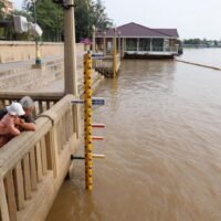 Die Wetterdienstbehörde warnte, dass Thailand am Freitag von einem Taifun heimgesucht werde, der schwere Regenfälle, plötzliche Überschwemmungen und Erdrutsche mit sich bringen werde. Die Hauptlast werde voraussichtlich der Nordosten tragen.