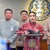 Das Finanzministerium bespricht mit der Bank von Thailand mögliche Importprojekte und Zinsanpassung. Premierministerin Paetongtarn Shinawatra sagte am Dienstag, dass die Regierung die jüngste Aufwertung des Baht ausnutzen werde, indem sie verschiedene Maßnahmen prüfe. Mit dem Finanzministerium und der Bank von Thailand (BOT) werde man zudem Importprojekte besprechen, auf die man sich konzentrieren solle.