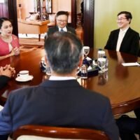 Die Amtszeit der Regierung beträgt nur noch etwas mehr als zwei Jahre, und deshalb will Premierministerin Paetongtarn Shinawatra alles in ihrer Macht Stehende tun, um sicherzustellen, dass die Thailänder der Armut entkommen können, sagte Surapong Suebbonglee, stellvertretende Vorsitzende des vom Premierminister ernannten fünfköpfigen Beratungsgremiums.