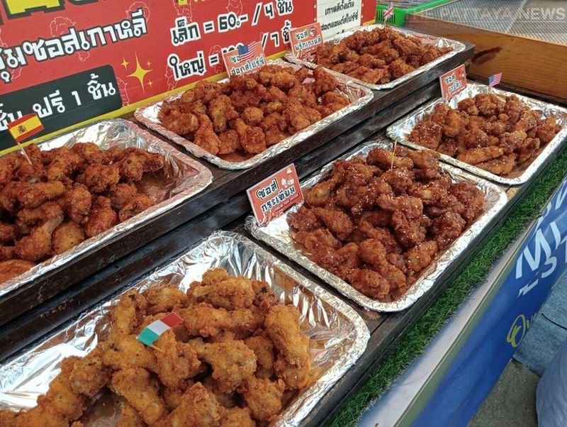 Der thailändische Restaurantverband hat einen beunruhigenden Rückgang der Verbraucherausgaben angeführt, wobei die Umsätze um unter 50 % eingebrochen sind. Dieses Thema wurde am 9. September 2024 von Frau Thaniwan Kulmongkol, der Präsidentin des Verbands, angesprochen. Sie forderte detailliertere Erklärungen und konkrete Schritte in den zehn dringenden Maßnahmen der Regierung zur Bewältigung der Krise.
