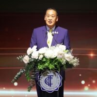 Manche fragen sich, ob Sretthas Entlassung darauf abzielte, Änderungen am umstrittenen digitalen Geldbörsensystem zu ermöglichen. Es wird spekuliert, wie lange die Regierung noch im Amt bleiben wird, nachdem neun Petitionen gegen den neuen Premierminister und die Pheu Thai Partei eingereicht wurden.