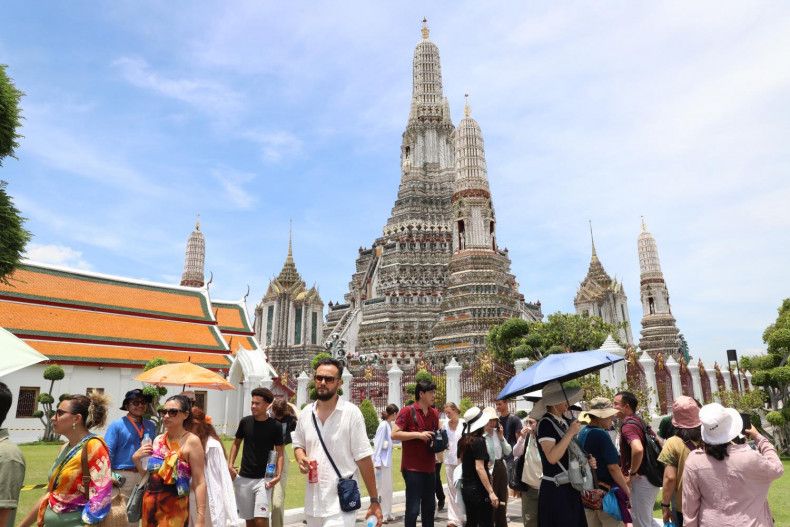 Nach Angaben der thailändischen Tourismusbehörde (TAT) sind im vierten Quartal 2024 mindestens 10,5 Millionen ausländische Touristen oder eine Steigerung von 25 % gegenüber dem Vorjahr erforderlich , um das für 2024 angestrebte Ziel von 36,7 Millionen Touristen zu erreichen