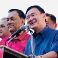 Der ehemalige Premierminister Thaksin Shinawatra sprach am Donnerstag bei einer Wahlkampfkundgebung im Bezirk Ban Dung in Udon Thani zu seinen Anhängern. Er half dem Kandidaten der Pheu Thai-Partei bei der Stimmenwerbung für die Wahl des Vorsitzenden der Provinzverwaltungsorganisation am Sonntag.
