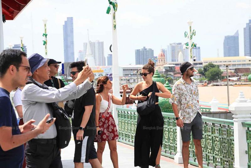 Die Tourism Authority of Thailand (TAT) erobert den europäischen High-End-Markt, indem sie mit Luxusmarken zusammenarbeitet, um Stadtführer zu erstellen, um die Einnahmen aus dem Tourismus zu maximieren und das neue, erhöhte Ziel im Jahr 2025 zu erreichen.