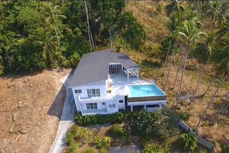 Nutwalai Pupongta, das Hausmädchen einer französischen Geschäftsfrau, die am 29. April auf Koh Samui Selbstmord beging, wird möglicherweise kein Vermögen von 100 Millionen Baht von ihrem früheren Arbeitgeber erben, da die Polizei herausgefunden hat, dass die Verstorbene illegal Geschäfte betrieb und über Nominierte Luxusvillen besaß.