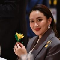 Der de facto Pheu Thai Chef Thaksin Shinawatra hat kürzlich geheime Gespräche mit nicht identifizierten, hochrangigen Persönlichkeiten geführt, in einem letzten Versuch, mit seiner Tochter, die heute Premierministerin Paetongtarn Shinawatra ist, den Verbleib an der Macht auszuhandeln, so eine parteiische Quelle gestern (18. November).