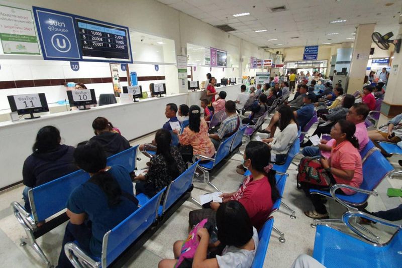 Die medizinischen Kosten in Thailand, die seit 2020 in die Höhe geschossen sind, werden im nächsten Jahr voraussichtlich um weitere 15 % steigen, was nachhaltige Lösungen und gemeinsame Anstrengungen von Einzelpersonen, dem privaten Sektor und der Regierung erfordert, sagen Analysten.