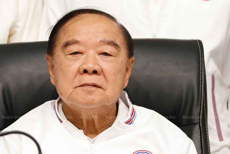 General Vitch Devahasdin na Ayudhya, ein enger Vertrauter von General Prawit Wongsuwon, versuchte, den Führer der Palang Pracharath Partei (PPRP) von dem Politiker Samart Janechaijittawanich zu distanzieren, der am Montag im Zusammenhang mit dem Aufsehen erregenden öffentlichen Betrugsfall im Zusammenhang mit der iCon Group verhaftet wurde.