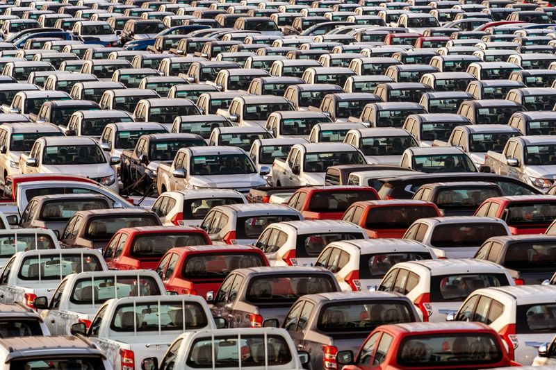 Thailands Automobilproduktion ist stark rückläufig. Prognosen zufolge wird für 2024 die niedrigste Produktion seit dem Ausbruch der Pandemie im Jahr 2021 erwartet. Der Verband der thailändischen Industrie (FTI) geht davon aus, dass die Fahrzeugproduktion in diesem Jahr auf 1,5 Millionen Einheiten zurückgehen wird.