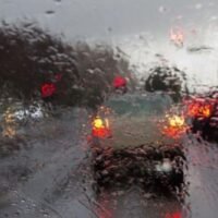 Aufgrund der Wetterbedingungen in ganz Thailand wurden in zehn Provinzen Warnungen vor starkem Regen und möglichen Sturzfluten ausgesprochen. In Bangkok herrschte morgens Nebel und die Mindesttemperatur lag bei 24 Grad Celsius. Das thailändische Wetteramt (TMD) berichtete, dass der Nordostmonsun, der den Golf von Thailand und die südliche Region bedeckt, abgeschwächt sei.