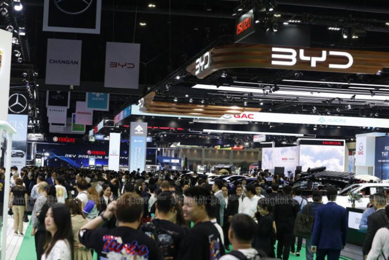 Die Verkäufe von Elektrofahrzeugen (EV) in Thailand haben sich nach einem explosiven Wachstum von 320 % im Jahr 2023 im Jahr 2024 erheblich verlangsamt, da sich geringere Anreize für Verbraucher und strengere Kreditanforderungen negativ auf die Einführungsgeschwindigkeit auswirken.