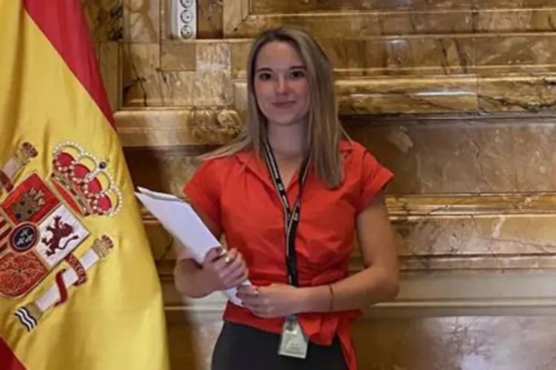Eine spanische Studentin ist nach einer Begegnung mit einem Elefanten in einem Schutzgebiet in Thailand gestorben. Blanca Ojanguren Garcia, eine 22-jährige Studentin der Rechtswissenschaften und der Internationalen Beziehungen, verlor auf tragische Weise ihr Leben, als sie im Schutzgebiet Koh Yao auf der Insel Yao Yai an einer Badeaktivität mit einem Elefanten teilnahm.