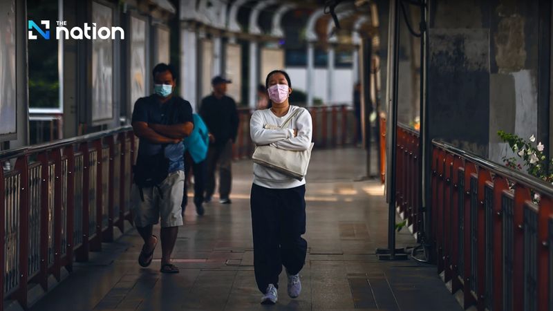 Die thailändische Wetterdienstbehörde meldet, dass sich eine neue, mäßig starke Kaltluftmasse aus China über Nordvietnam ausgebreitet hat und voraussichtlich heute (26. Januar 2025) Nordthailand, die nordöstliche Region und das Südchinesische Meer erreichen wird.Dies führt zu einem Temperaturabfall im Nordosten um 3 – 6°C, begleitet von starken Winden.