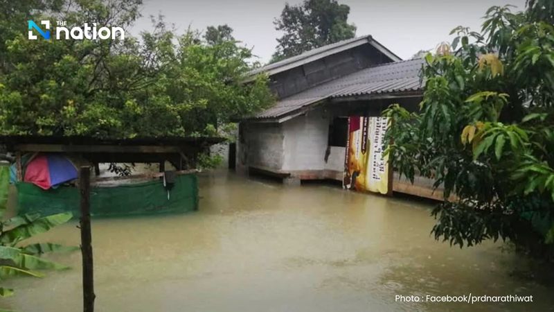 . Bewohner von elf Gemeinden in Narathiwat wurden gewarnt, ihre Habseligkeiten nach oben zu bringen, da Klong Tanyongmus nach schweren Regenfällen voraussichtlich überlaufen wird. Die Behörden fordern dringende Vorsichtsmaßnahmen, während sich neun südliche Provinzen auf weitere Regenfälle vorbereiten.