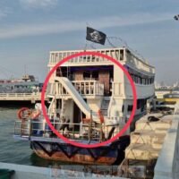 Ein Russe ist gestern am Dienstagabend vor der Küste dieser Touristenstadt zusammengebrochen und gestorben, nachdem er auf einem Touristenboot eine Wasserrutsche benutzt hatte.