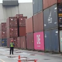 Trumps Politik lässt die Exportgewinne in Thailand ankurbeln. Die Nationen wollen schneller Zölle erheben. Laut dem Chef der thailändischen Export-Import Bank (Exim Bank) dürfte sich das thailändische Exportwachstum in diesem Jahr aufgrund der von US-Präsident Donald Trump umgesetzten Politik beschleunigen.