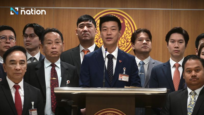 Oppositionsführer Natthaphong Ruengpanyawut reichte am Donnerstag (27. Februar) im Parlament einen Misstrauensantrag gegen Premierministerin Paetongtarn Shinawatra gemäß Abschnitt 151 der Verfassung ein.Natthaphong, Vorsitzender der Volkspartei, erklärte, die Opposition werde sich ausschließlich auf Paetongtarn Shinawatra konzentrieren, die Debatte werde jedoch alle Ministerien umfassen.
