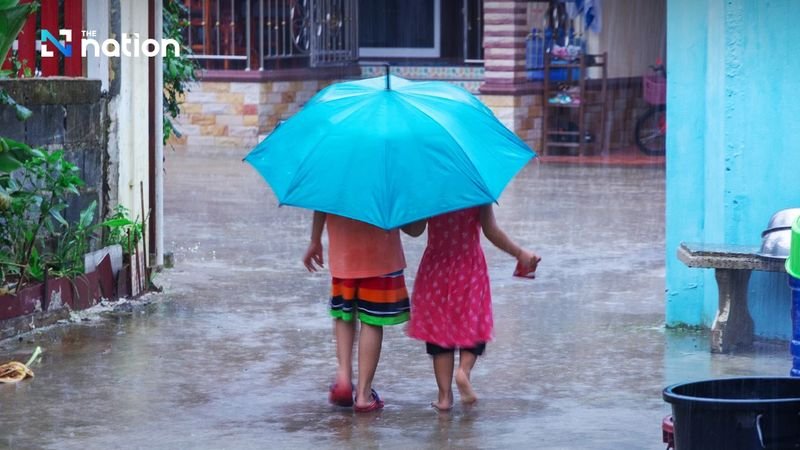 Die thailändische Wetterbehörde teilte heute Morgen mit, dass diese Bedingungen auf das recht starke Hochdruckgebiet aus China zurückzuführen seien, das sich bis in den Nordosten und das Südchinesische Meer erstreckt und voraussichtlich am Dienstag die nördlichen, zentralen und östlichen Regionen erfassen werde.