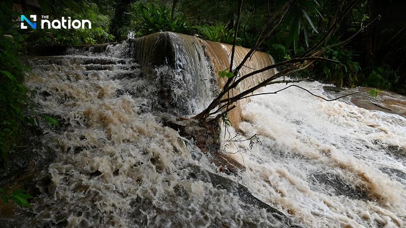 Das Ministerium für Mineralressourcen hat eine dringende Warnung für zehn Provinzen in Nord- und Zentralthailand herausgegeben, sich auf mögliche Erdrutsche und Sturzfluten zwischen dem 29. April und dem 1. Mai vorzubereiten.Lokale Freiwilligennetzwerke werden dringend gebeten, die Niederschlagsmenge genau zu überwachen und während dieser Zeit wachsam zu bleiben.