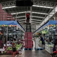 Angesichts der durch die Gegenzölle der USA verschärften Handelsspannungen fordern wichtige Wirtschaftssektoren die thailändische Regierung auf, den Verhandlungen mit Washington während der 90-tägigen Pause Priorität einzuräumen, da das Land voraussichtlich zu den am stärksten von dem Zollsatz von 36 % betroffenen Ländern gehören wird, der deutlich über dem regionalen und globalen Durchschnitt liegt.