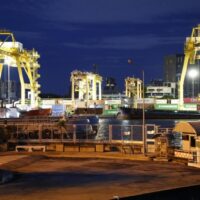 Thailands Technologiebranche bereitet sich auf neue US-Exportregeln vor. Die Beschränkungen für KI-Chips treten am 15. Mai in Kraft. Die thailändische Technologiebranche bereitet sich auf die Auswirkungen der neuen, abgestuften Exportbeschränkungen für KI-Chips aus den USA vor, die am 15. Mai in Kraft treten sollen.