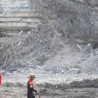 Eine aktuelle Umfrage von Nida Poll hat ergeben, dass sich die Einwohner Bangkoks nach dem jüngsten Erdbeben Sorgen um die strukturelle Sicherheit ihrer Gebäude und andere Probleme machen . Die Umfrage wurde vom 1. bis 3. April mittels Telefoninterviews mit 1.300 Befragten im Alter von 18 Jahren und älter mit unterschiedlichem Bildungsniveau, Beruf und Einkommen in der gesamten Hauptstadt durchgeführt.