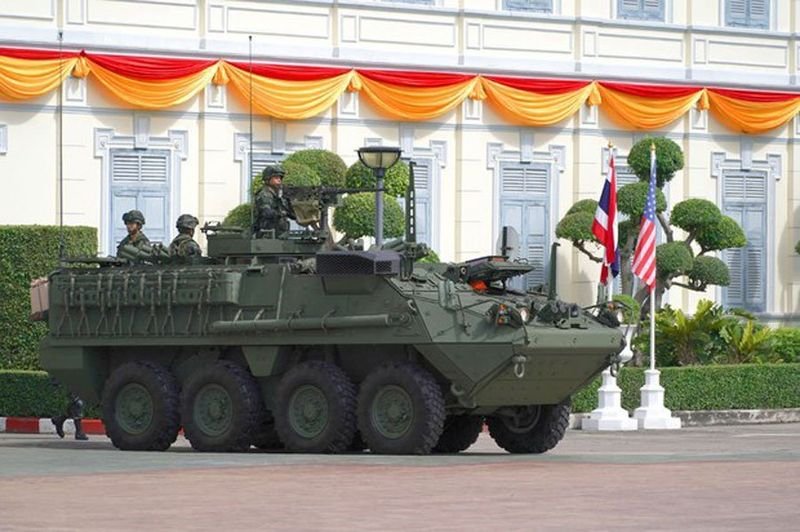 Thailand wird aufgefordert, seine Käufe von US-Militärtechnologie zu erhöhen, um seinen hohen Handelsüberschuss abzubauen. Der Verband der thailändischen Industrie (FTI) vermutet, dass dies die neuen US-Zölle, die Präsident Donald Trump auf thailändische Exporte erhoben hat, abmildern könnte. Der Schritt gilt als mögliches Gegenmittel zu den drohenden 36-prozentigen Zöllen, die am 9. April in Kraft treten sollen.