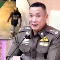 Zwei ehemalige Bauunternehmer, die betrunkene Touristen in Poolvillen in Pattaya gezielt angegriffen hatten, wurden mit über 100 gestohlenen Luxusgütern festgenommen. Der Polizeichef lobte das schnelle Eingreifen und warnte, dass die Villenbesitzer ihre Sicherheitsvorkehrungen erhöhen müssten, da die Stadt mit einem Anstieg der Diebstähle von Luxusimmobilien zu kämpfen habe.
