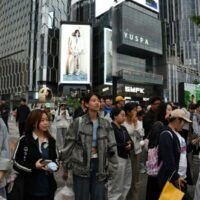 China hat am Mittwoch wichtige geldpolitische Instrumente gelockert, um seine angeschlagene Wirtschaft anzukurbeln, die mit den Auswirkungen der schwachen Konsumneigung und des Handelskriegs von US-Präsident Donald Trump zu kämpfen hat.